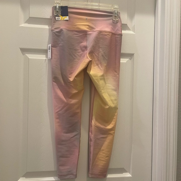 Old Navy Power Soft 7/8 Leggings - Picture 2 of 2